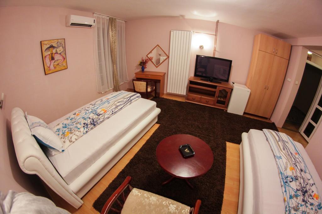 Hotel Fontana Зеница Стая снимка