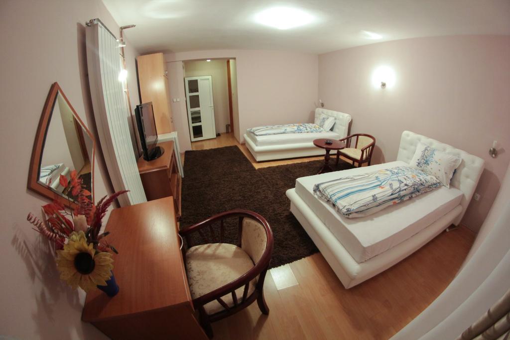 Hotel Fontana Зеница Стая снимка