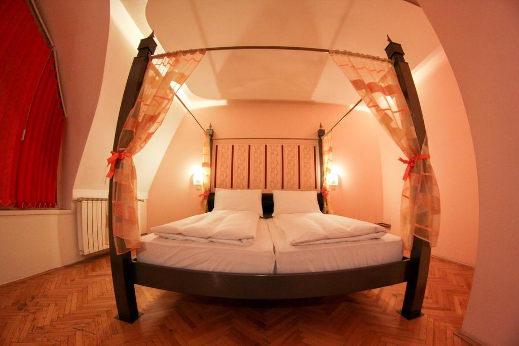 Hotel Fontana Зеница Стая снимка
