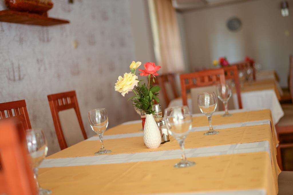 Hotel Fontana Зеница Екстериор снимка