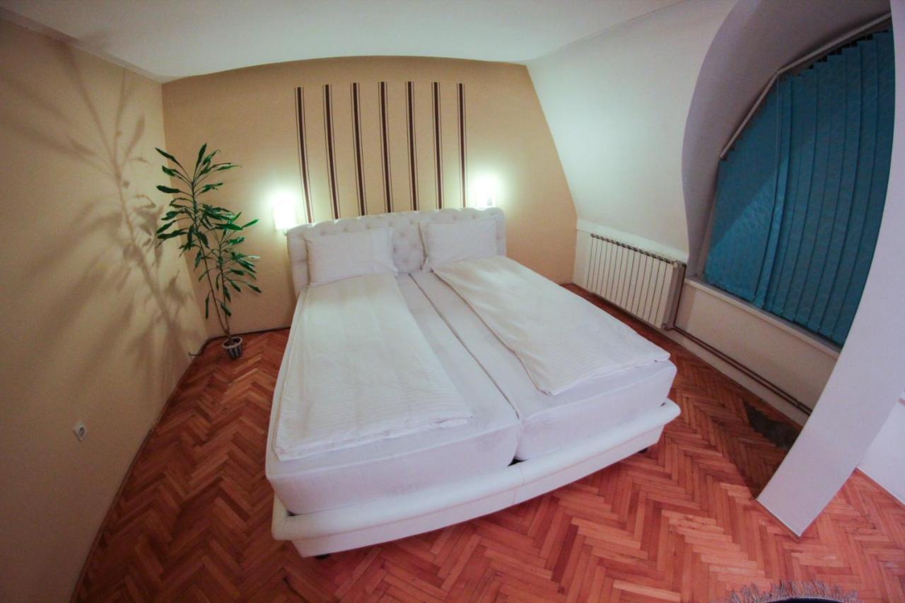 Hotel Fontana Зеница Екстериор снимка